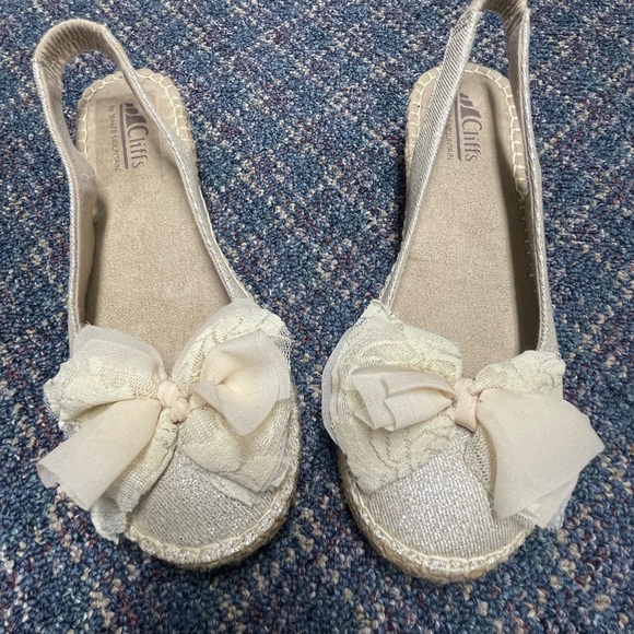 Preloved Cliffs by White Mountain Bow Espadrilles Slingback Sz 7M Gold Tan Beige - Picture 11 of 11